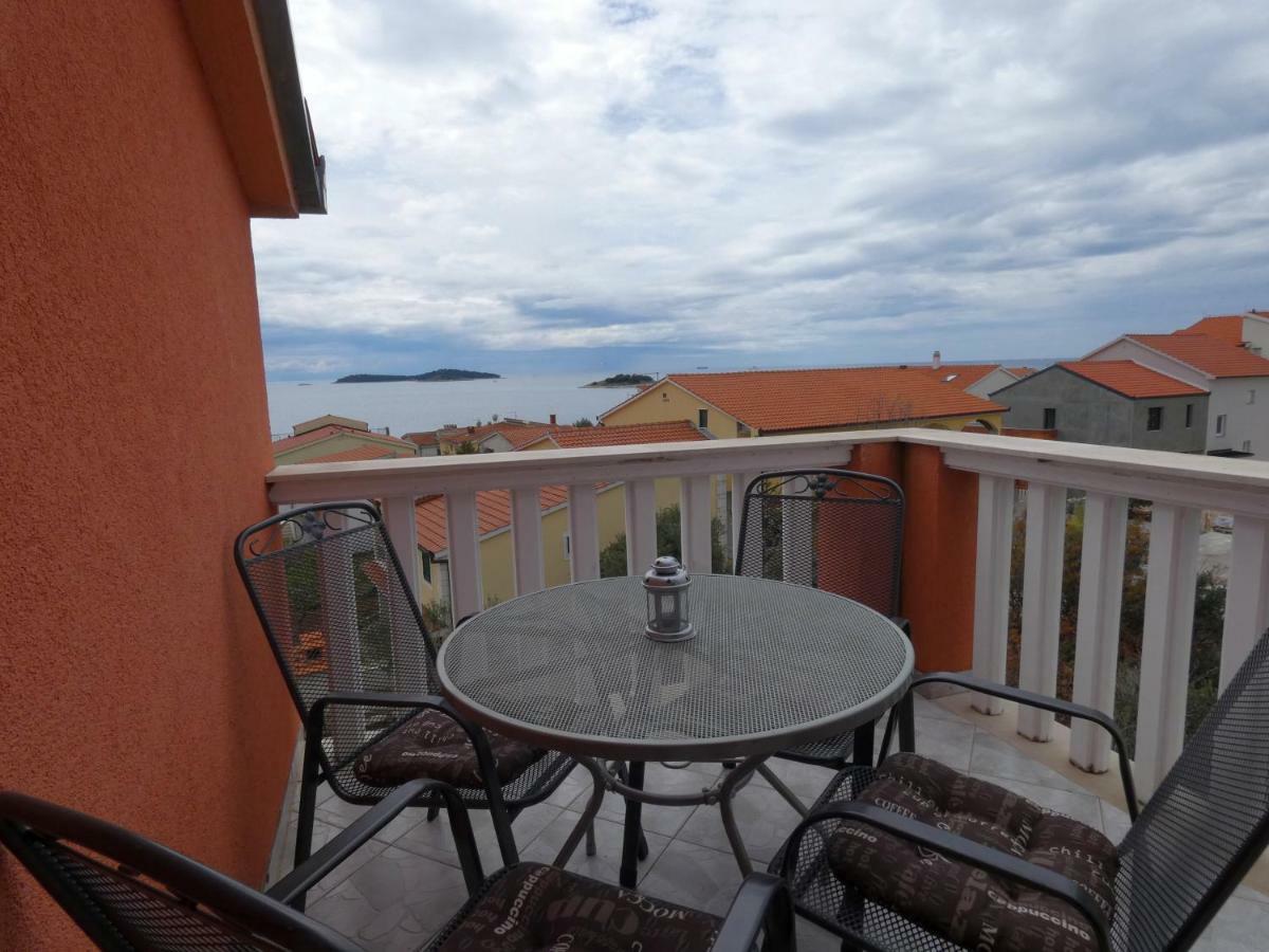 Apartmani Saric Rogoznica Zecevo Exterior photo